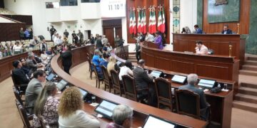 Dan lectura a tres iniciativas y dos dictámenes en Sesión Ordinaria del Congreso del Estado