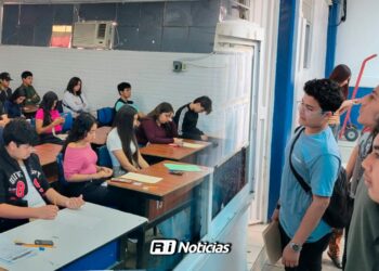 Más de 50 mil jóvenes presentan examen para ingresar a la UAS