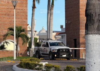 Incendio en vivienda de Mazatlán moviliza a cuerpos de emergencia; descartan explosivo