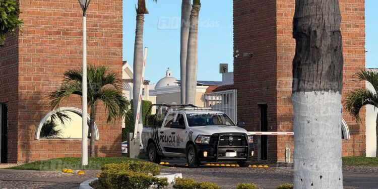 Incendio en vivienda de Mazatlán moviliza a cuerpos de emergencia; descartan explosivo