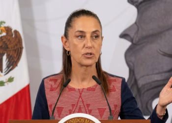 Sheinbaum llevará informe nacional a todo México; descarta evento masivo en el Zócalo