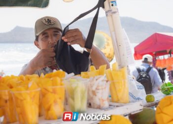 Vendedores de playa logran repunte durante puente en Mazatlán