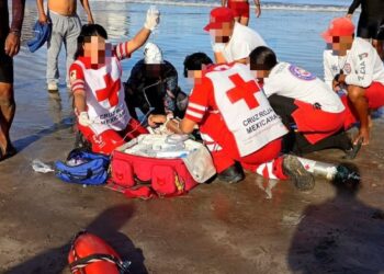 Fallece de un infarto el profesor de natación Eleazar en playas de Mazatlán