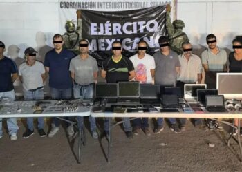 Catean casa de seguridad y detienen a 10 presuntos sicarios en el Infonavit Humaya, en Culiacán