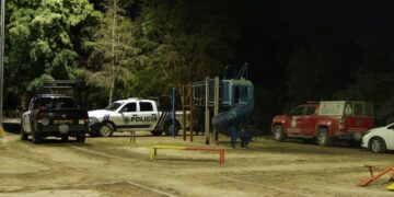 Localizan cuerpo en avanzado estado de descomposición atrás de un parque en Mazatlán