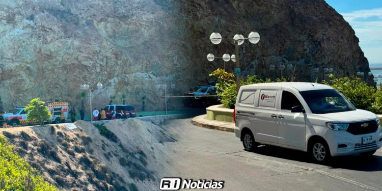 Localizan a hombre sin vida en el Paseo del Centenario, a la altura del Mirador del Corazón en Mazatlán