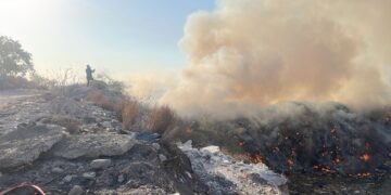 Incendio consume parte del relleno sanitario Piggy Back, ubicado al sur de Culiacán