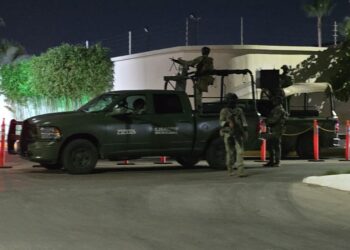 Cinco heridos deja enfrentamiento entre policías y civiles armados en Villas del Cedro, Culiacán