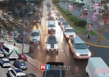 Horas pico complican movilidad en Mazatlán; taxis piden soluciones viales