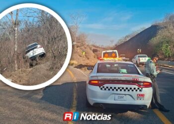 Localizan vehículo abandonado arriba de un cerro cerca del Libramiento Mazatlán-Culiacán