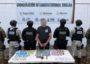 Detienen a sujeto con armas y posesión de drogas en la colonia Pradera Dorada, en Culiacán
