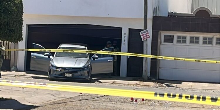 Balean vivienda en la colonia Los Girasoles, en Culiacán