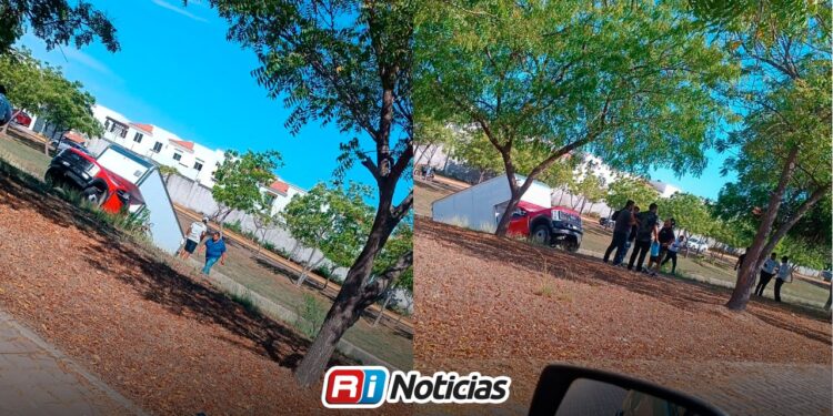 Camioneta cae a canal sobre la avenida Atlántico