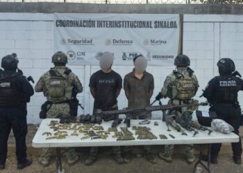 Grupo Interinstitucional detiene en Navolato a dos con arsenal, droga y un vehículo con reporte de robo