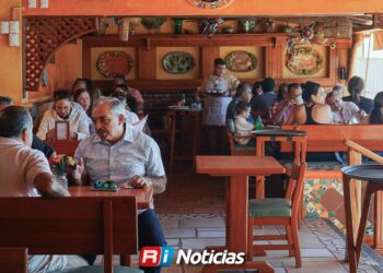 Restaurantes sin aire acondicionado resienten caída de clientes por calor en Mazatlán