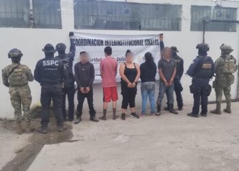 Marina detiene a cinco personas con arsenal y equipo táctico en Escuinapa