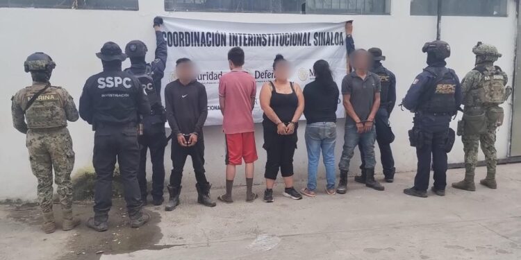 Marina detiene a cinco personas con arsenal y equipo táctico en Escuinapa