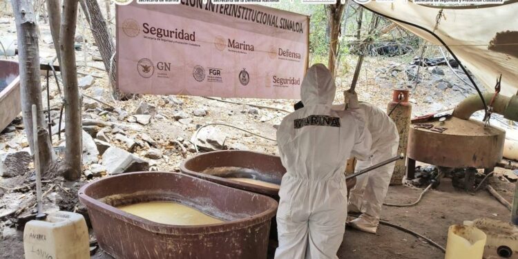 Marina desmantela dos narcolaboratorios en Culiacán; decomisan más de 2 toneladas de metanfetamina