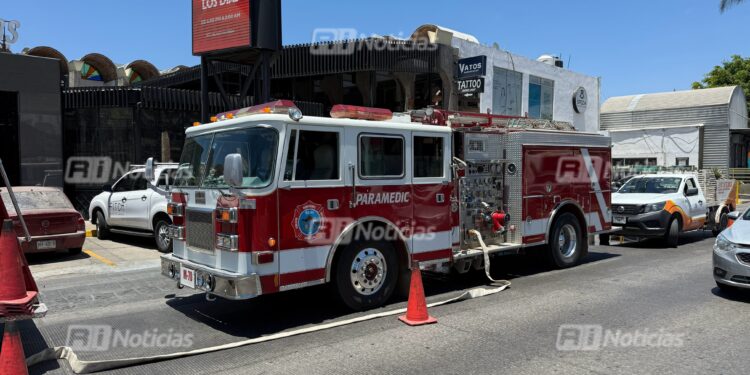 Fuga de gas moviliza a cuerpos de emergencia en plaza comercial de la Zona Dorada de Mazatlán