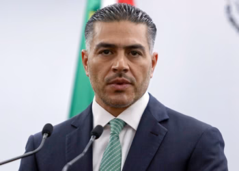 Harfuch explica por qué no se detuvo a Rocha Moya pese a ficha roja de Interpol