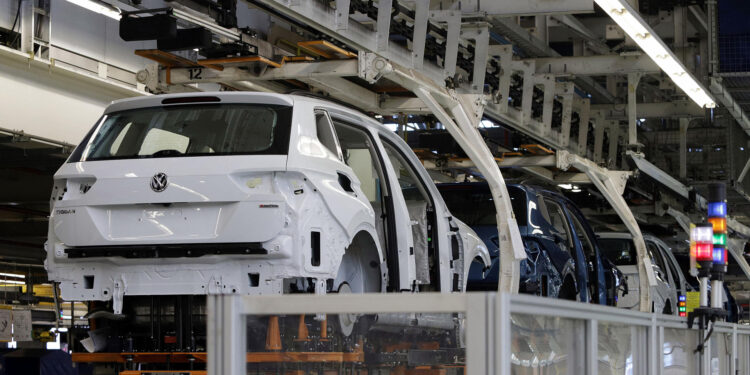 Exportación de autos de México crece 11.43 % en abril pese a aranceles de EU