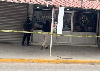 Ejecutan a balazos a hombre al interior de una barbería en Costa Rica, al sur de Culiacán