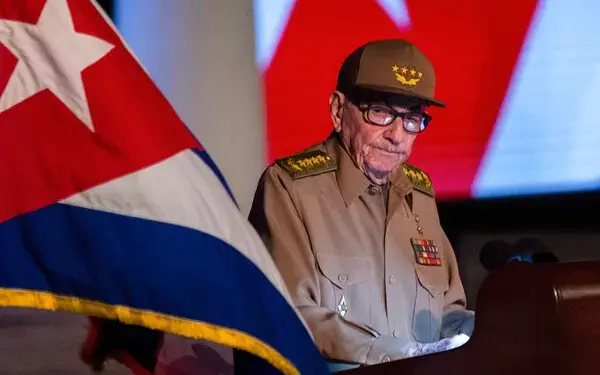 Sheinbaum critica acusación de EE.UU. contra Raúl Castro por hechos de hace 30 años