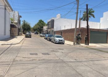 Localizan cuerpo envuelto en una cobija en la colonia Chapultepec, en Culiacán