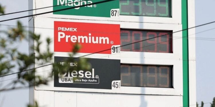 Más de la mitad de gasolineras incumplen acuerdo para vender diésel en 27 pesos: Profeco