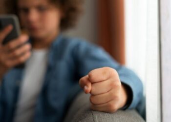 Policía Cibernética alerta por amenazas falsas en escuelas y llama a evitar la desinformación