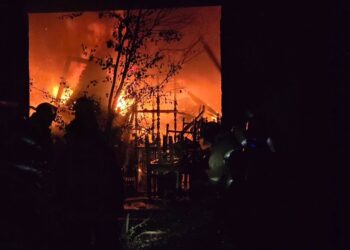 Incendio consume terminal y bodega de forraje en Concordia; las pérdidas serían millonarias