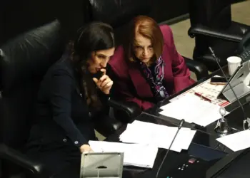 “La gobernadora de Chihuahua no escapará de la justicia; traicionó a la patria”: Morena