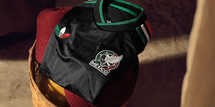 México presenta su tercer uniforme para el Mundial 2026 con diseño negro y detalles culturales