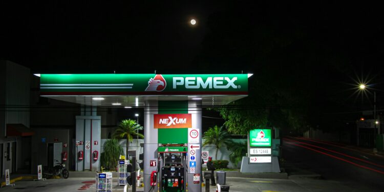 Pemex descarta desabasto de combustibles en México