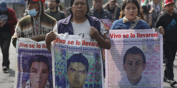 A doce años de la desaparición de los 43, familias de Ayotzinapa piden reactivar líneas de investigación