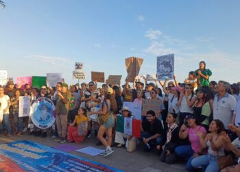 Colectivo de ecologistas se manifiestan por la construcción de la planta de Mexinol