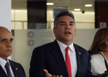 Oposición arremete contra AMLO tras reaparición y respaldo a Sheinbaum