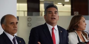 Oposición arremete contra AMLO tras reaparición y respaldo a Sheinbaum