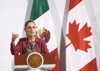 Sheinbaum afirma que México busca mantener el T-MEC; destaca beneficios para los tres países