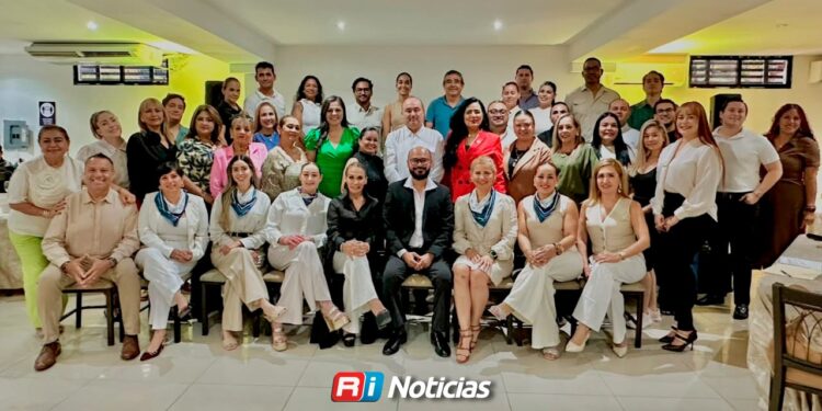 Éxito total en el desayuno empresarial “Desarrolla tu mente, desarrolla tu vida, desarrolla tu empresa”