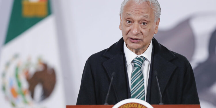 Acusan de violencia doméstica a Víctor Rodríguez, exdirector de Pemex