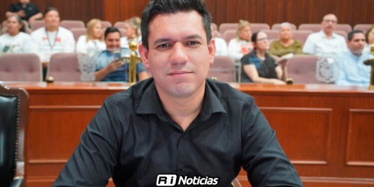 Kristiam Alexis Espinoza García solicita licencia indefinida como diputado en Sinaloa