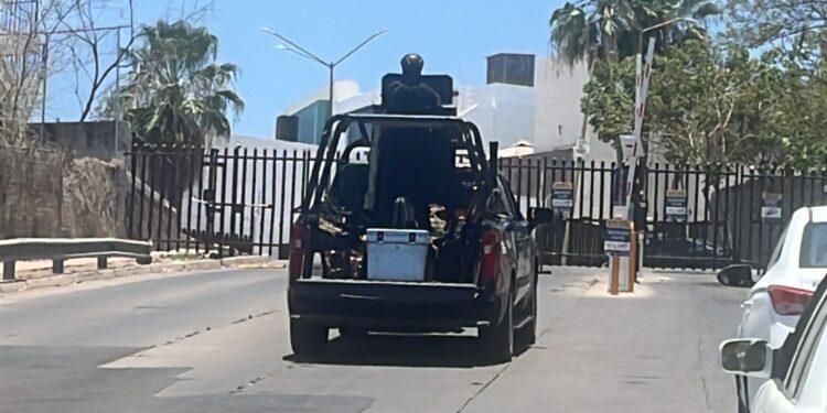Aseguran dos vehículos robados tras operativo en residencial Interlomas, Culiacán