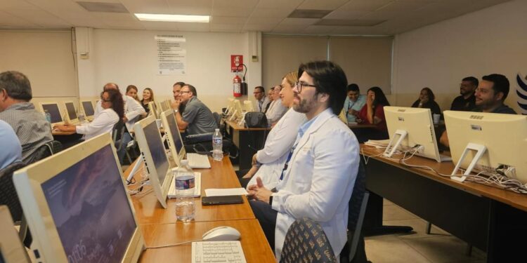 Iván Tostado encabeza mesa de trabajo en Medicina Mazatlán rumbo al Primer Informe Rectoral de Jesús Madueña