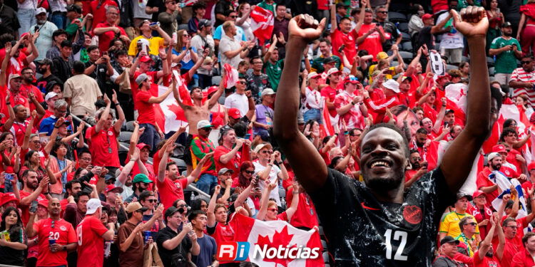 Canadá hace historia y avanza por primera vez a octavos de final del Mundial