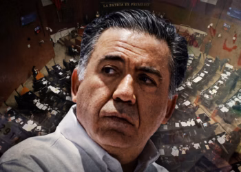 Inzunza sigue recibiendo sueldo pese a bloqueo de cuentas; Morena evita su presencia en la Permanente