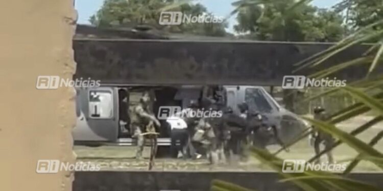 Enfrentamientos y bloqueos se registran en la Isla del Bosque, en Escuinapa; se presume importante detención