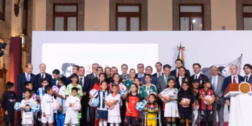 Gobierno y FMF lanzan plan para formar a la nueva generación de futbolistas rumbo al futuro