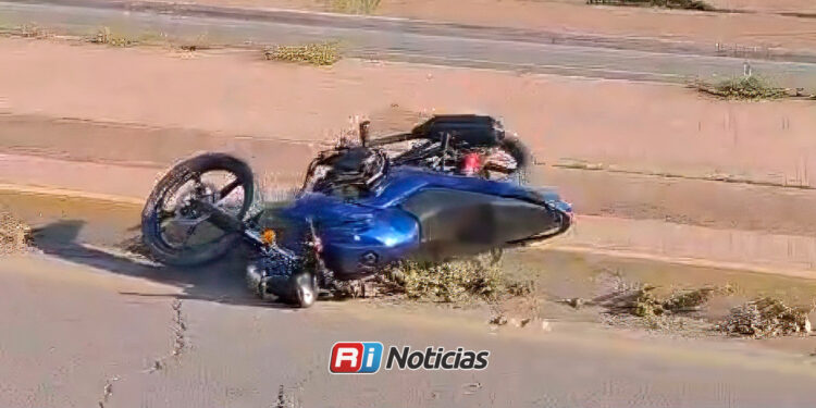 Motociclista de nombre Flor “N” derrapa a la altura de El Pozole