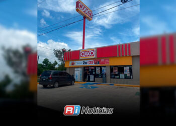 Asaltan nuevamente Oxxo de El Vainillo; empleada es agredida y despojada de su celular